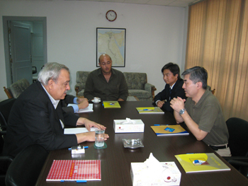 中國駐埃及使館臨時代辦李琛考察中國奇瑞汽車公司在埃生產線